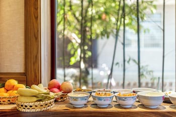 zhangjiajie waterfront huajian inn