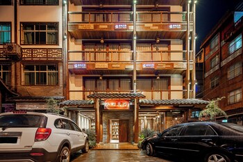 zhangjiajie waterfront huajian inn