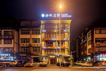 zhangjiajie waterfront huajian inn