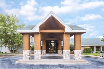 super davneport inn and suite