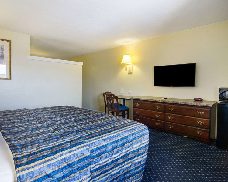 central phoenix hotel