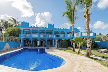 Hotel Pirata Boca De Yuma,,2 star