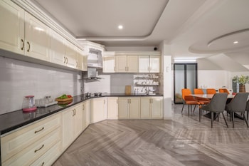 cam on luxury pool 4br villa by the beach