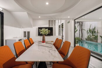 cam on luxury pool 4br villa by the beach