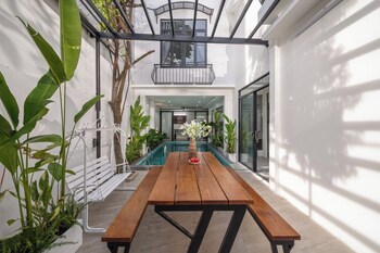 cam on luxury pool 4br villa by the beach