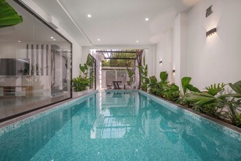 cam on luxury pool 4br villa by the beach