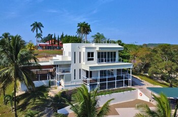 Javiellie Luxury Villa,,2 star
