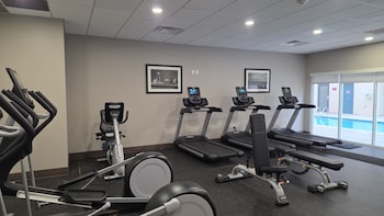 fairbridge inn and suites will rogers airport restaurant and bar