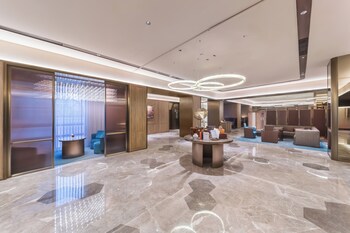 orange crystal hotel south yanggao road shanghai new international expo center