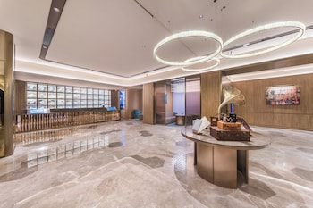 orange crystal hotel south yanggao road shanghai new international expo center