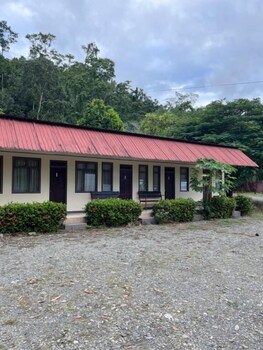 Cabinas & Glamping El Mango,,2 star