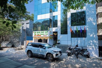 sri sai saara inn