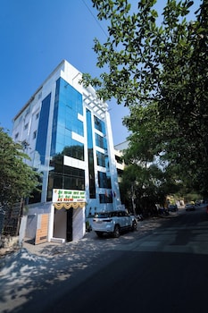 sri sai saara inn