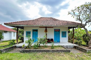 cozzy hepi bungalo lovina singaraja bali