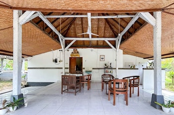 Cozzy Hepi Bungalo Lovina Singaraja Bali,,2 star