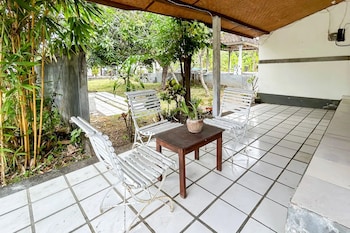 Cozzy Hepi Bungalo Lovina Singaraja Bali,,2 star