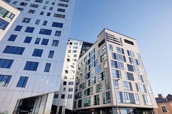 luxury tower studio next to nokia arena