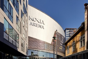 luxury tower studio next to nokia arena