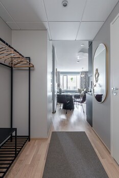 Luxury Tower Studio Next To Nokia Arena,,4 star