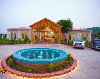 baagh in the wild resort and spa