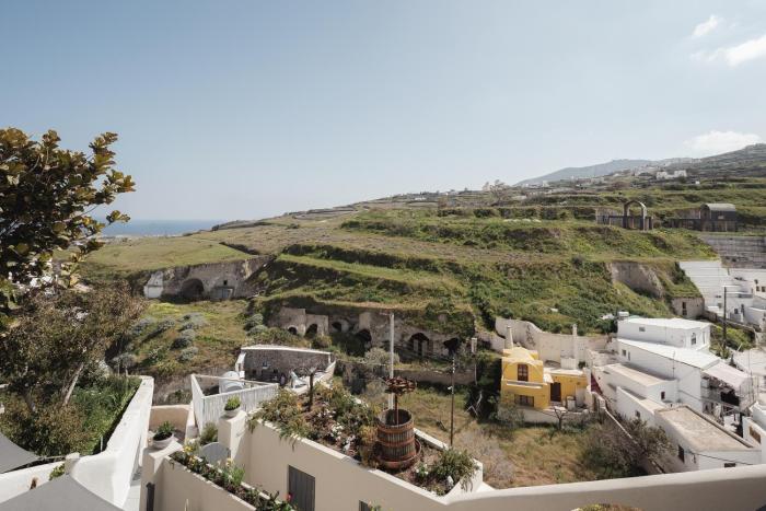 hotiday santorini mesaria
