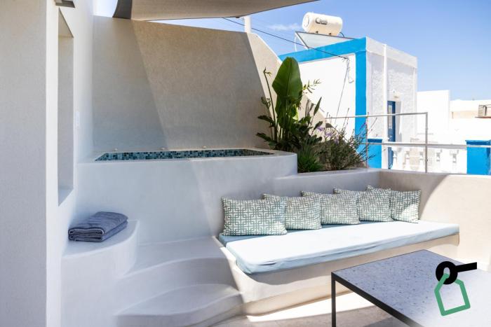 hotiday santorini mesaria