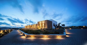 hotiday suites mykonos