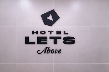 hotel lets above