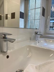 hotel de la gare restaurant bistro quai