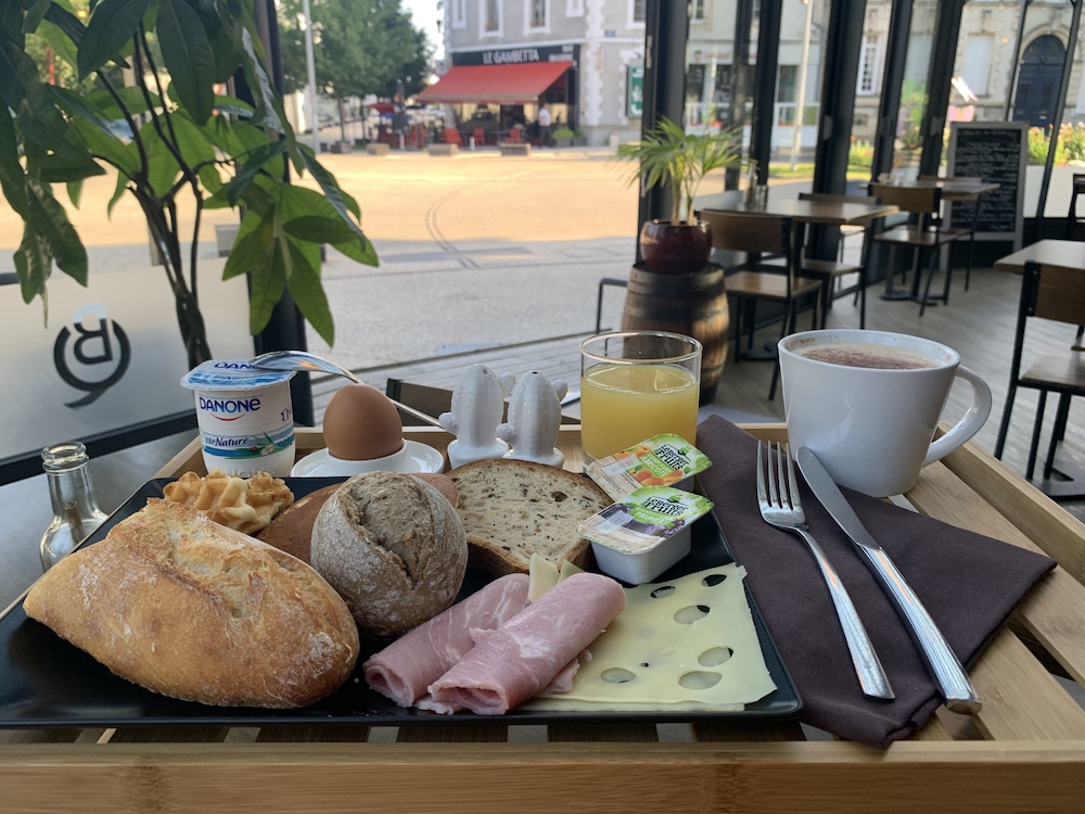 hotel de la gare restaurant bistro quai