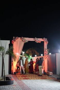 vanu group of hotel grandson