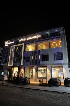 vanu group of hotel grandson