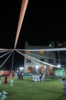 vanu group of hotel grandson