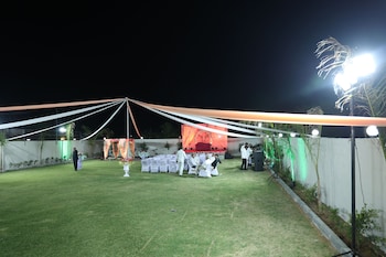 vanu group of hotel grandson