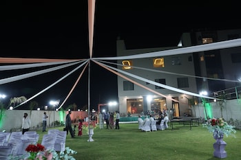 vanu group of hotel grandson