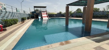vanu group of hotel grandson