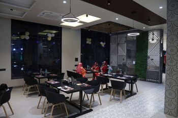 vanu group of hotel grandson