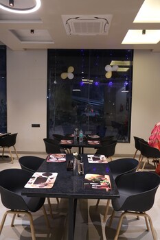 vanu group of hotel grandson
