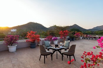 elivaas prive mountain creek 1 luxe room