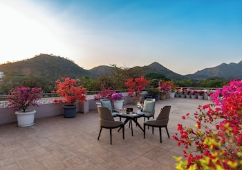 elivaas prive mountain creek 1 luxe room