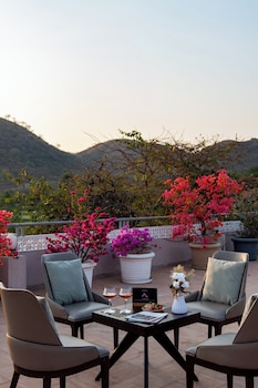 elivaas prive mountain creek 1 luxe room