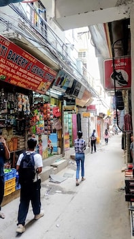 gavari indias delhi hostel