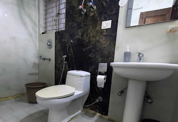 gavari indias delhi hostel