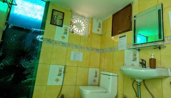 gavari indias delhi hostel
