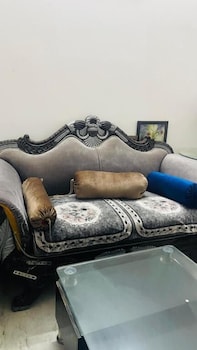 gavari indias delhi hostel