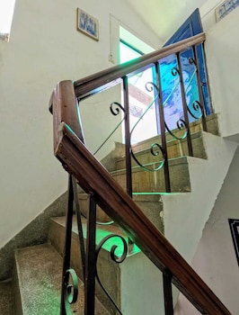 gavari indias delhi hostel