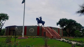 gavari indias delhi hostel