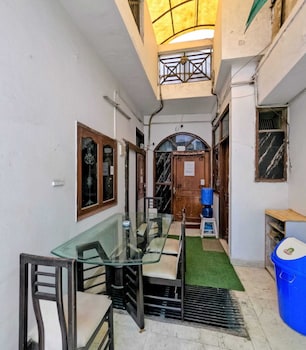 gavari indias delhi hostel
