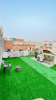 gavari indias delhi hostel