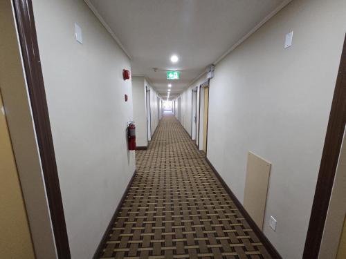 woodstock inn and suites restaurant and pool exit 188